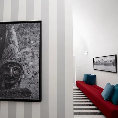Pulcinella- Lp In Hystorical Center Nocleg ze śniadaniem 4*
